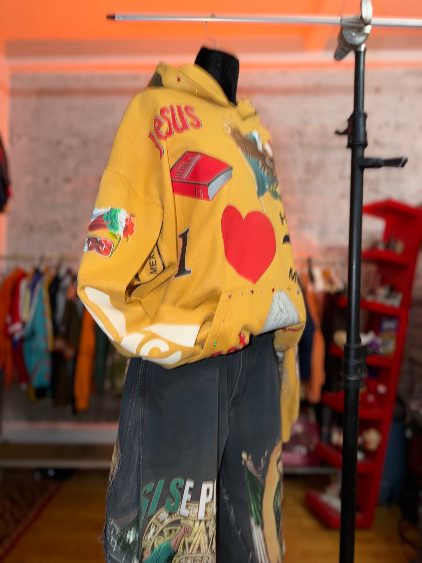 Siempre En Diciembre Hoodie