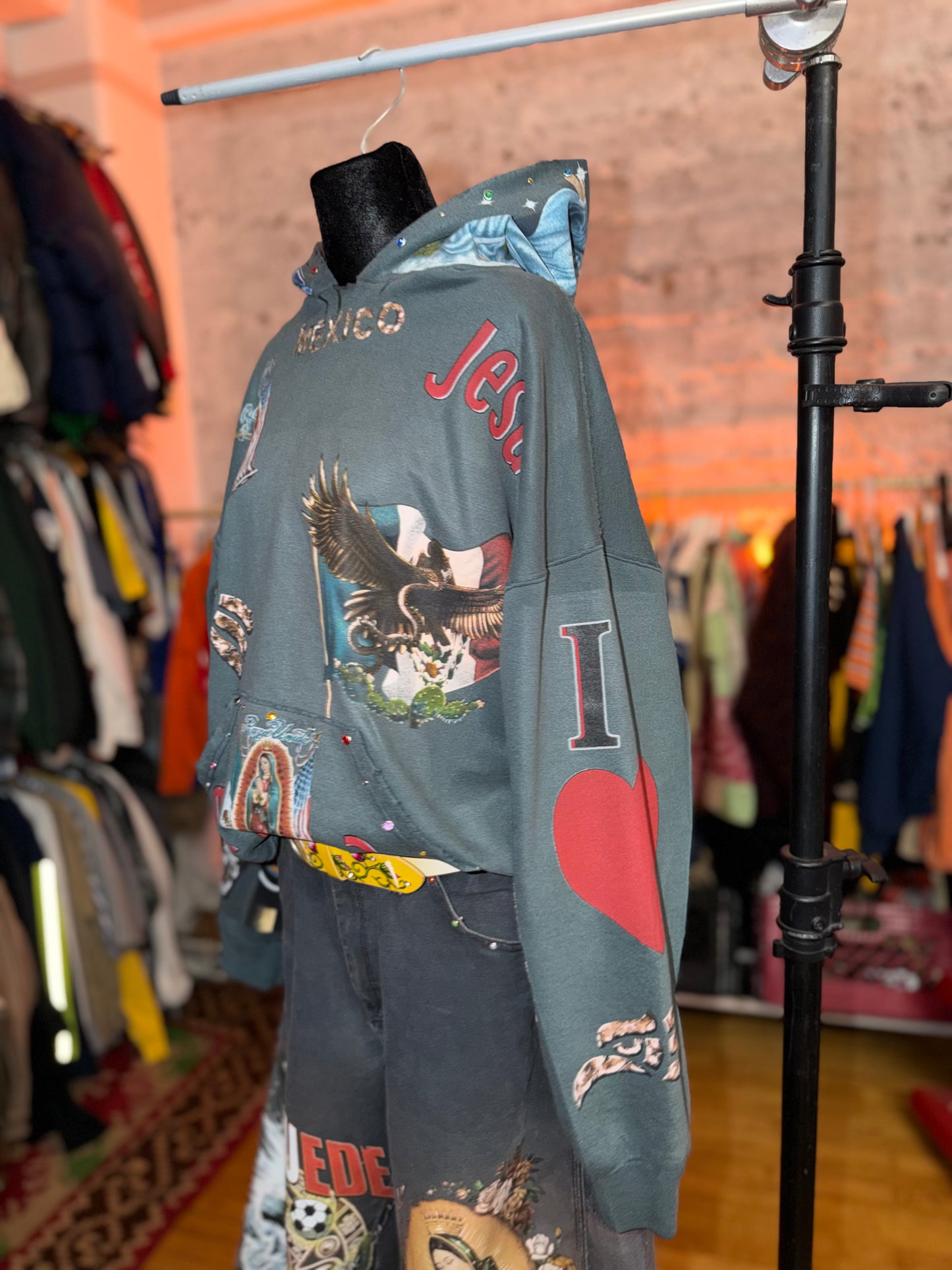 Siempre En Diciembre Hoodie