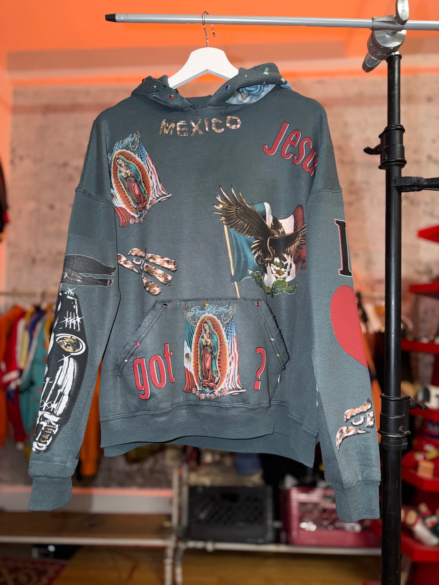 Siempre En Diciembre Hoodie