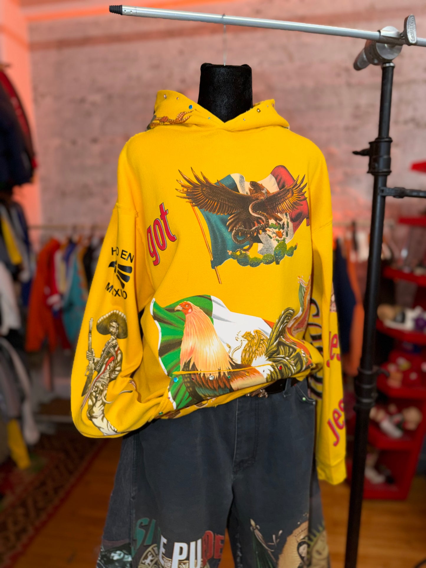 Siempre En Diciembre Hoodie