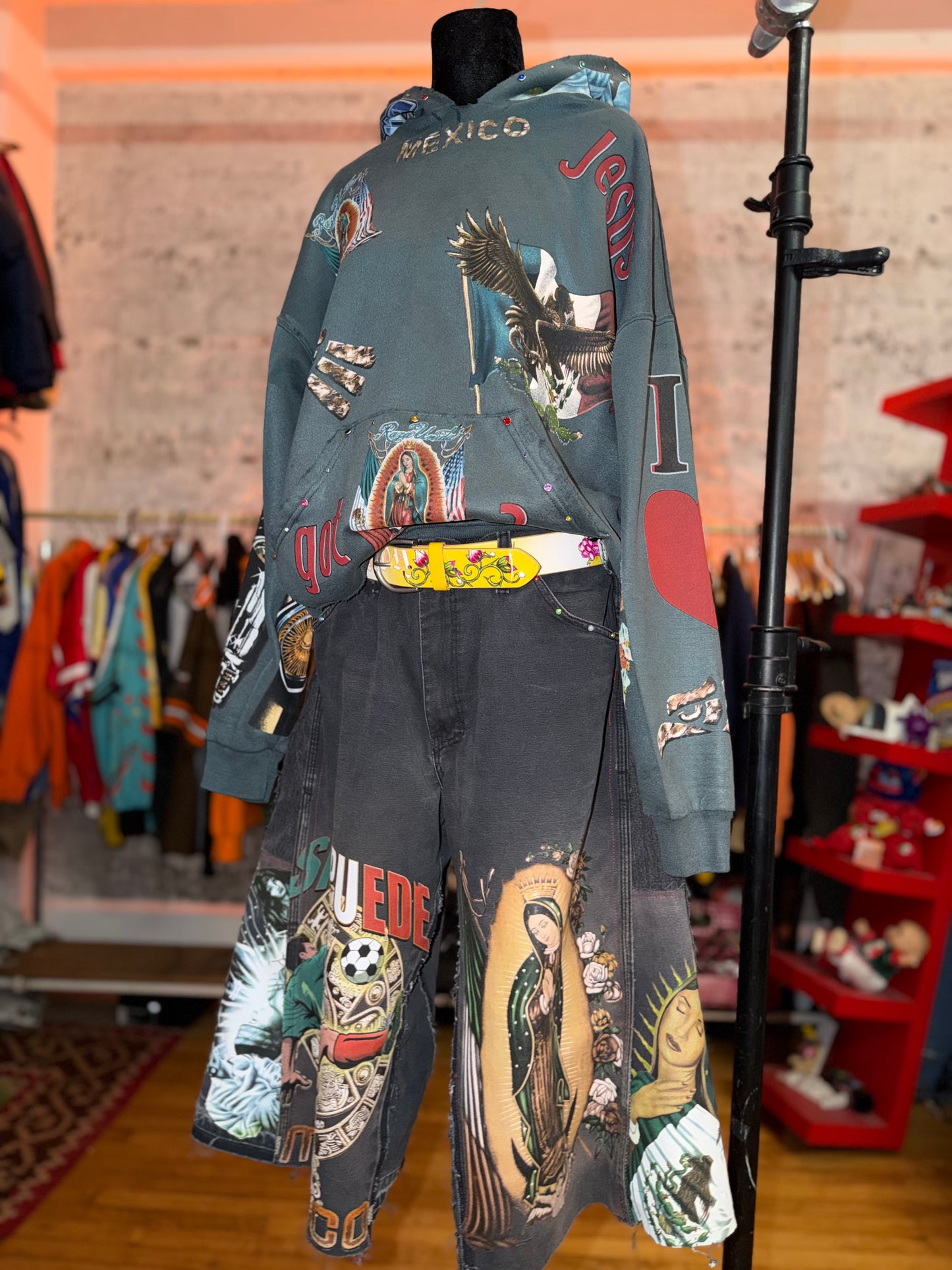 Siempre En Diciembre Hoodie