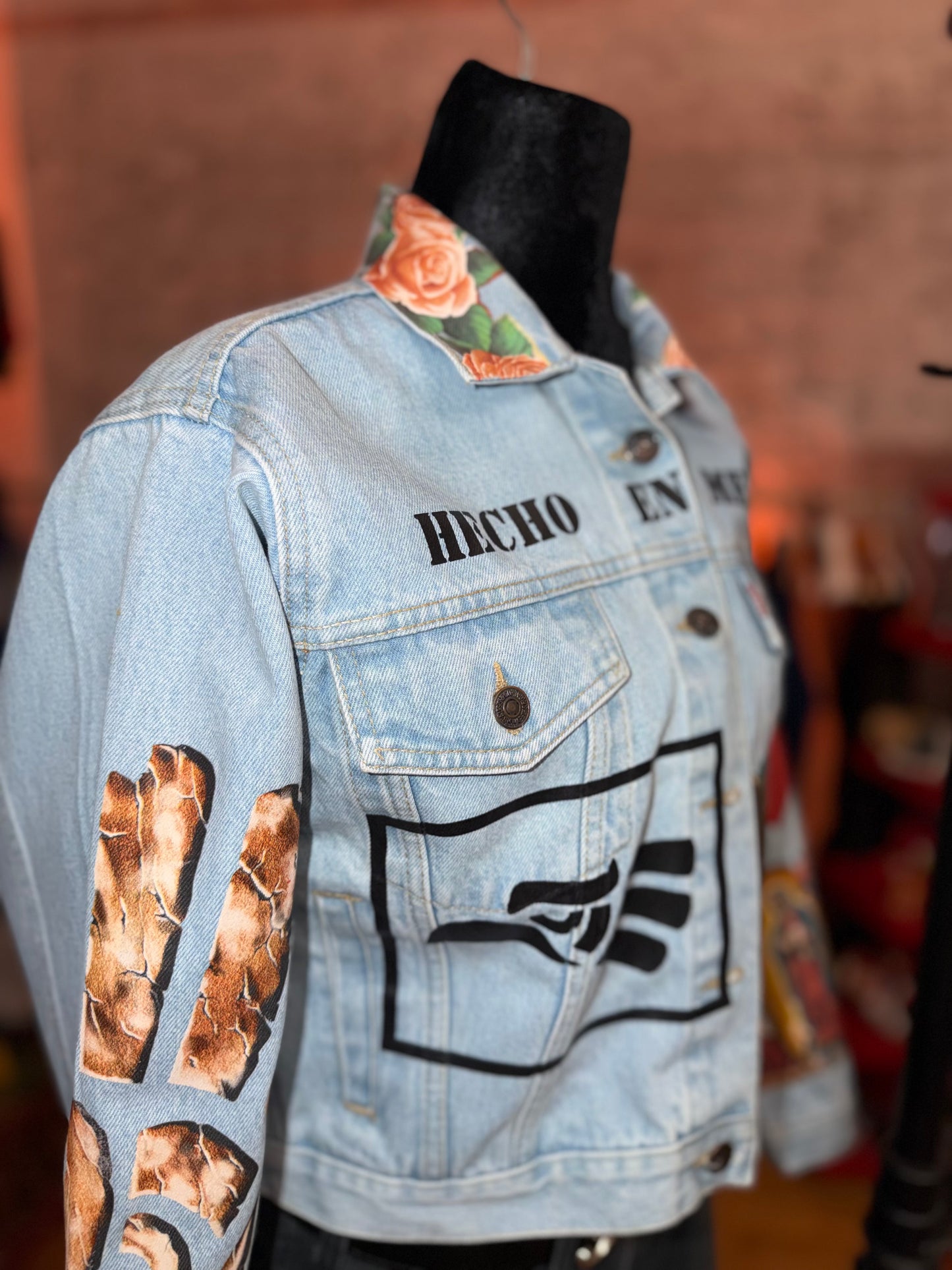 Siempre En Diciembre Women’s Cropped Levi’s