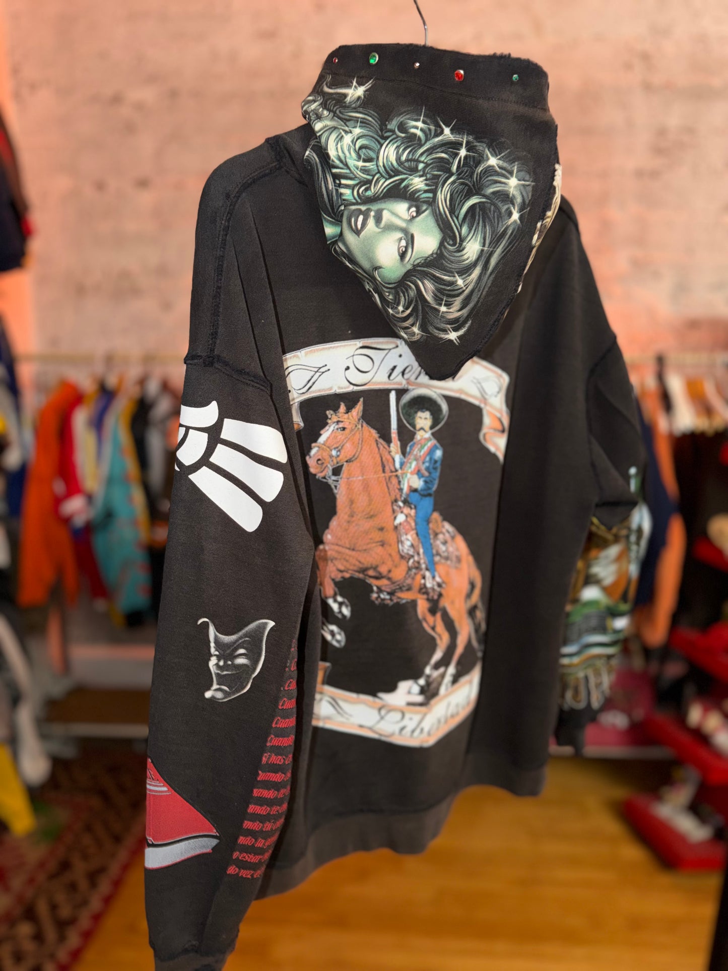 Siempre En Diciembre Hoodie