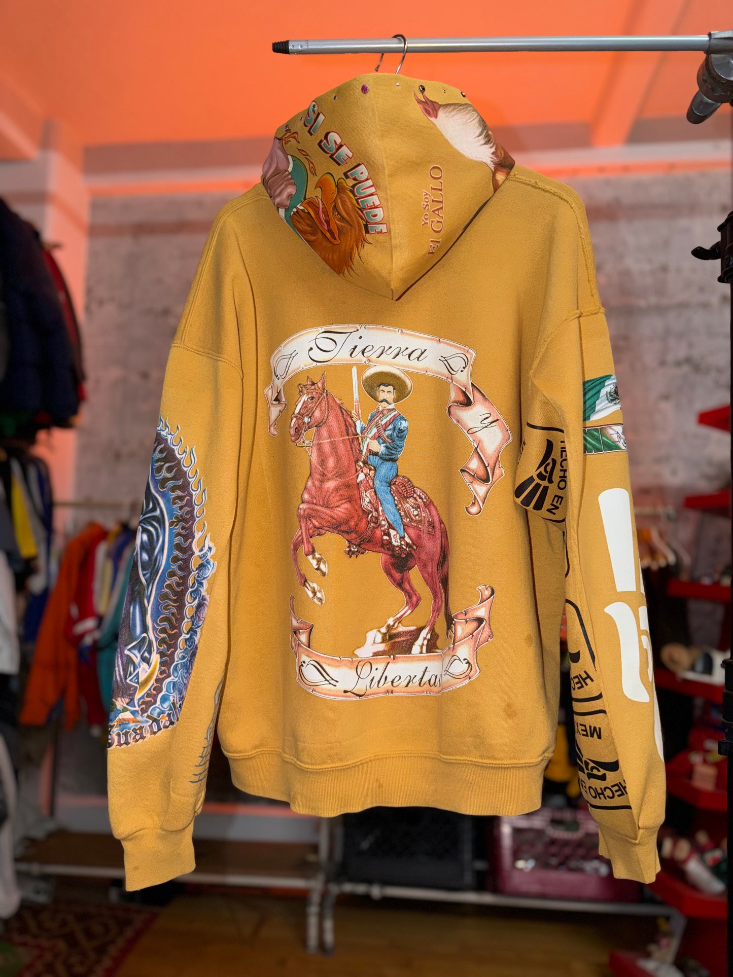 Siempre En Diciembre Hoodie